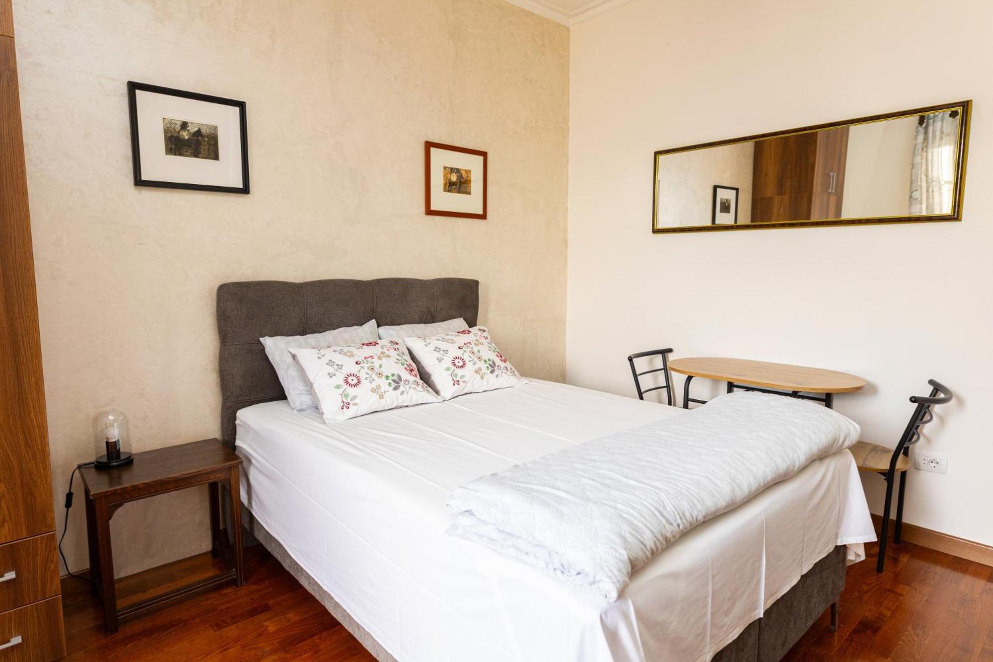 Ugi House - City Center Belgrado Buitenkant foto
